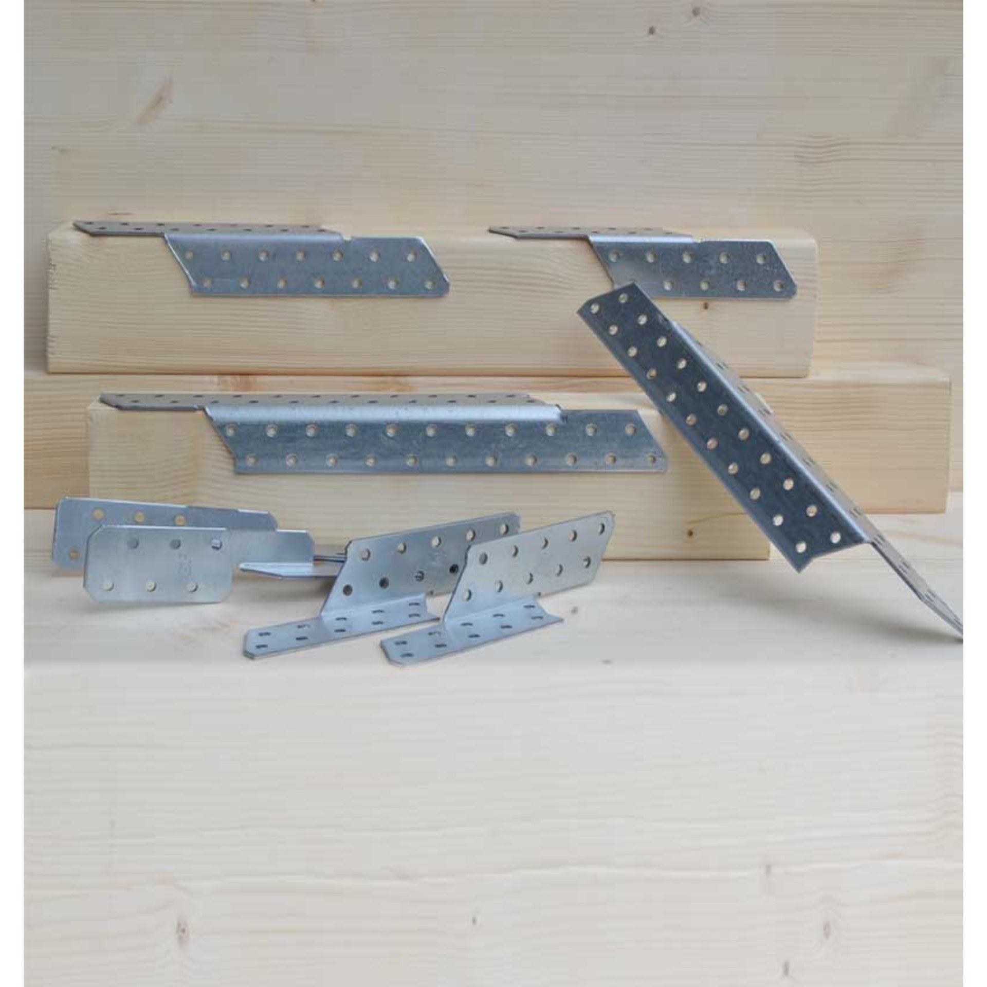 Metallwinkel, verzinkt, durchbrochen, Winkelhalter, Beschläge