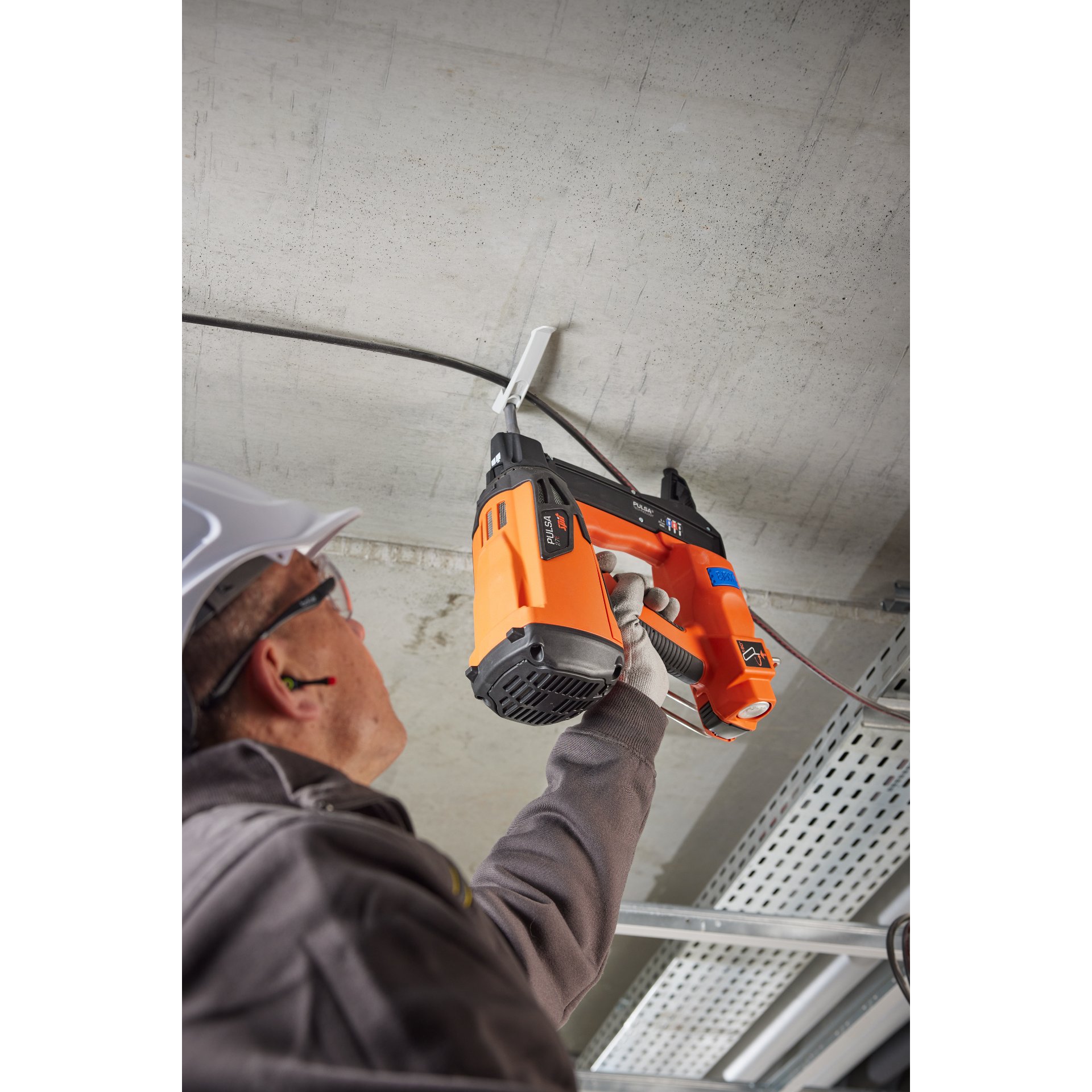 Person, Arbeiter, Gerät, Elektrische Bohrmaschine, Werkzeug