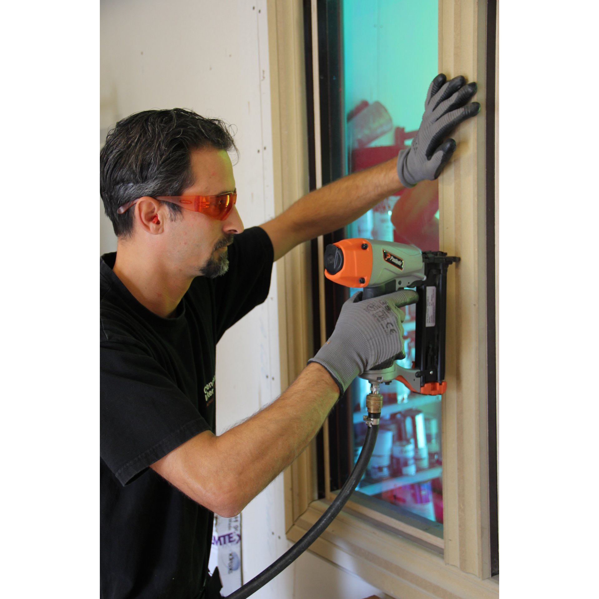 Drinnen, Innenarchitektur, Elektrische Bohrmaschine, Reinigen, Handschuh