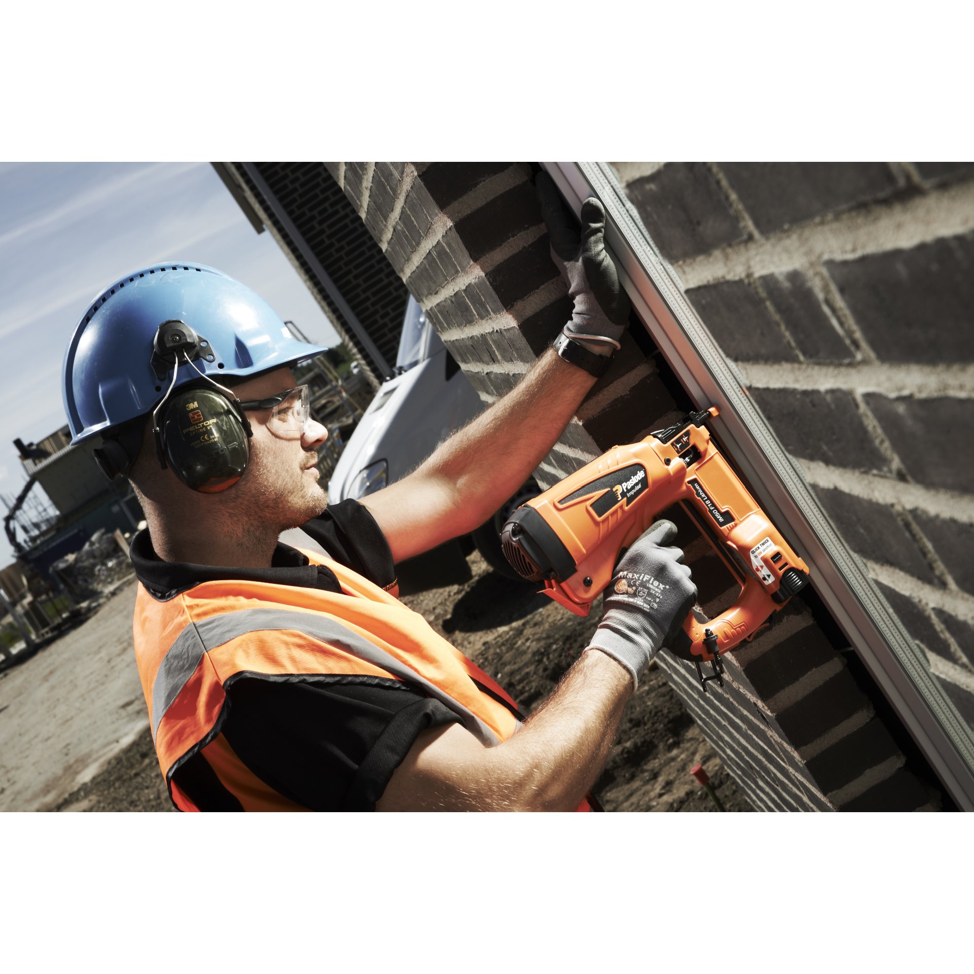 Person, Arbeiter, Elektrische Bohrmaschine, Schutzhelm, Helm