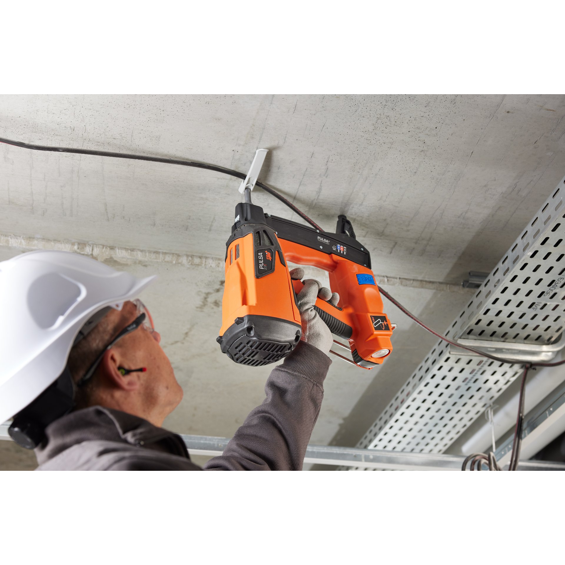 Person, Arbeiter, Elektrische Bohrmaschine, Werkzeug, Helm